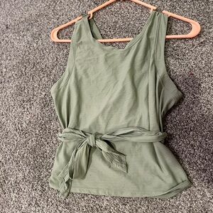 Calia women’s crop and wrap tank size medium light green GUC